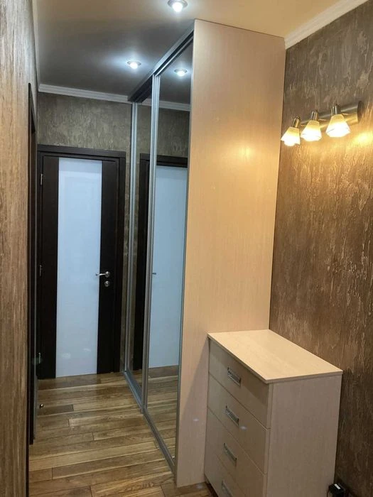 2-комнатная квартира с ремонтом в кирпичном доме,Черемушки,