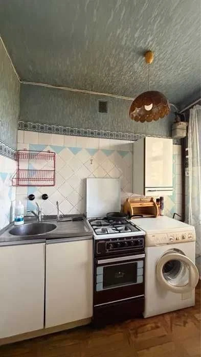 Продажа 3-комнатной квартиры на Черемушках, улица Вадатурско