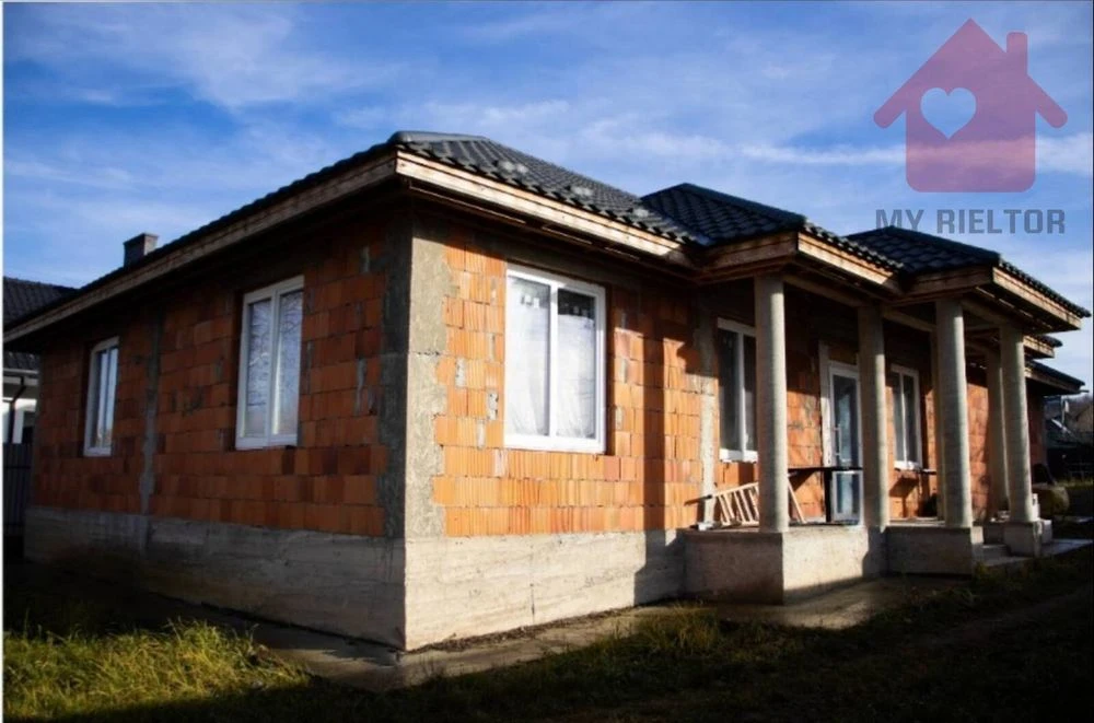 Просторий будинок район вулиці Джерельної — 163 м² на 8