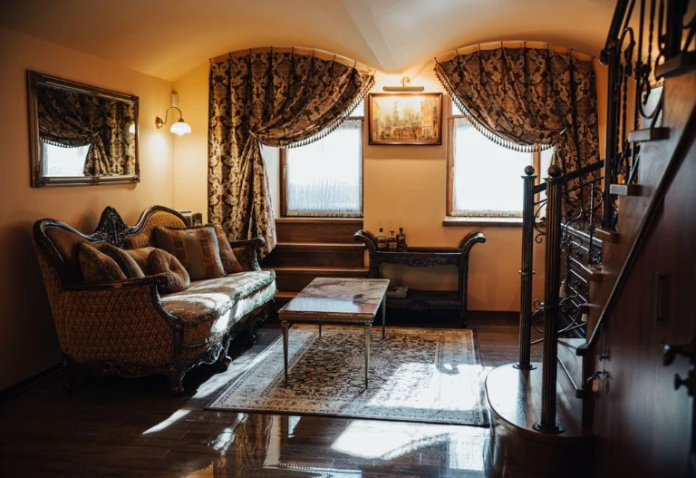 Продаж 6к квартири 140 кв. м на вул. Паркова , Львів