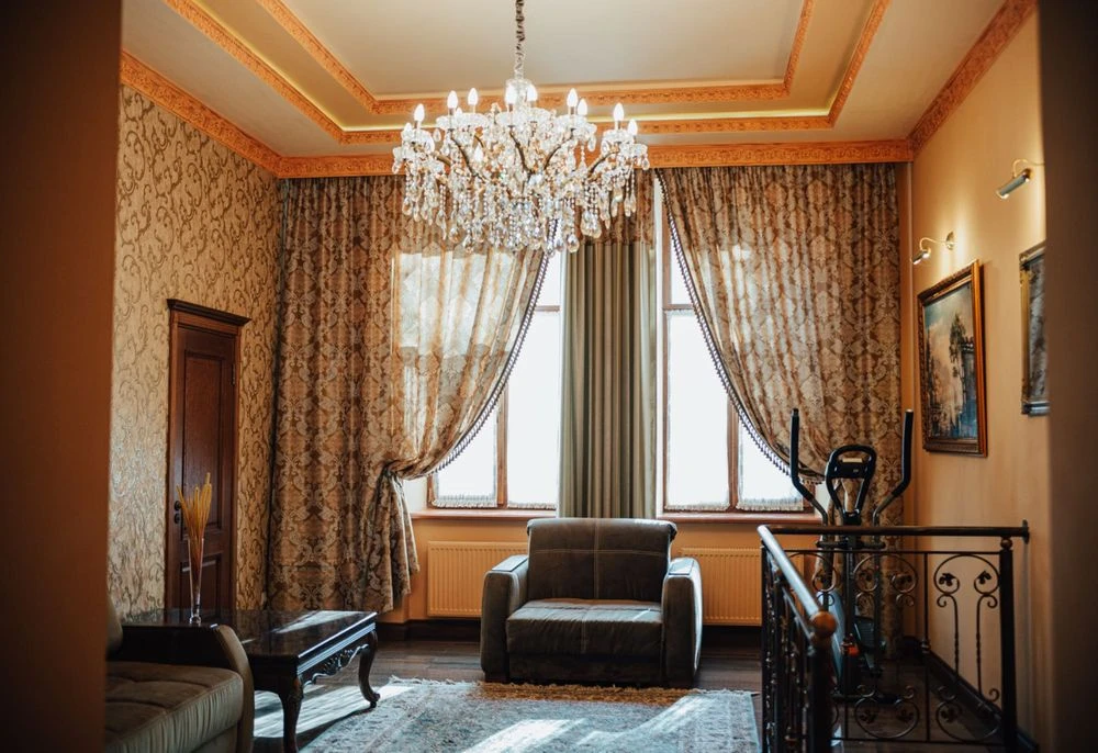 Продаж 6к квартири 140 кв. м на вул. Паркова , Львів