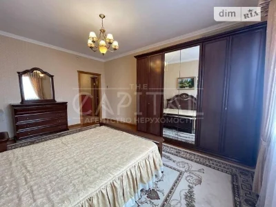 Sale of 4-room apartment 188.3 sq. m. on 13A Staronavodnytska Street
