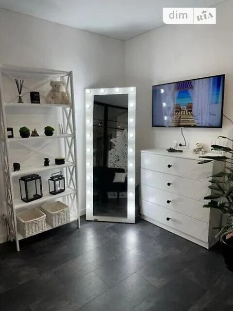 Продаж 1к квартири 323 кв. м на вул. Регенераторна 4 • ID 34