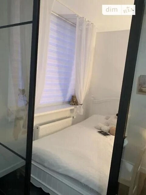 Продаж 1к квартири 323 кв. м на вул. Регенераторна 4 • ID 34