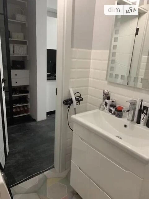 Продаж 1к квартири 323 кв. м на вул. Регенераторна 4 • ID 34
