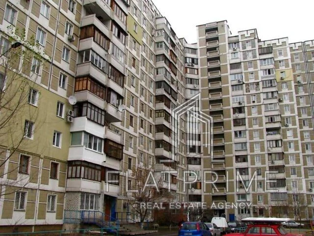 Продаж 3к квартири 74.6 кв. м на вул. Ревуцького 44 • ID 347
