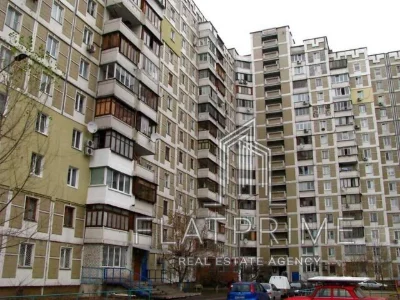 Продаж 3к квартири 74.6 кв. м на вул. Ревуцького 44 • ID 347