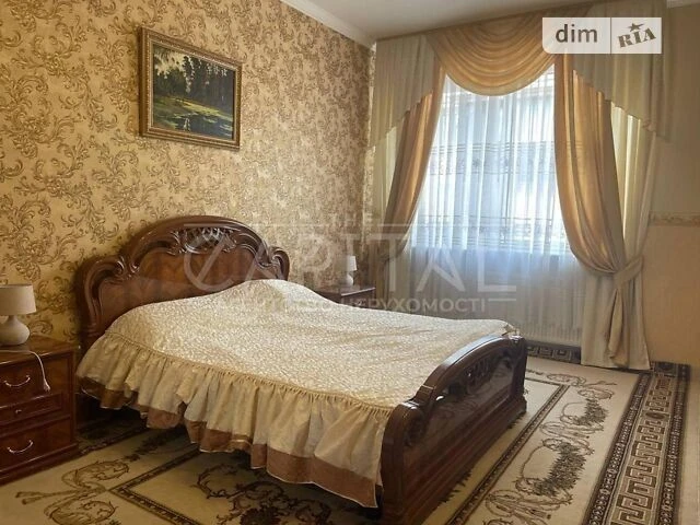 Sale of 4-room apartment 188.3 sq. m. on 13A Staronavodnytska Street