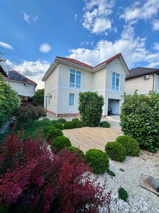 Будинок 150 м² з ремонтом, гаражем та генератором!