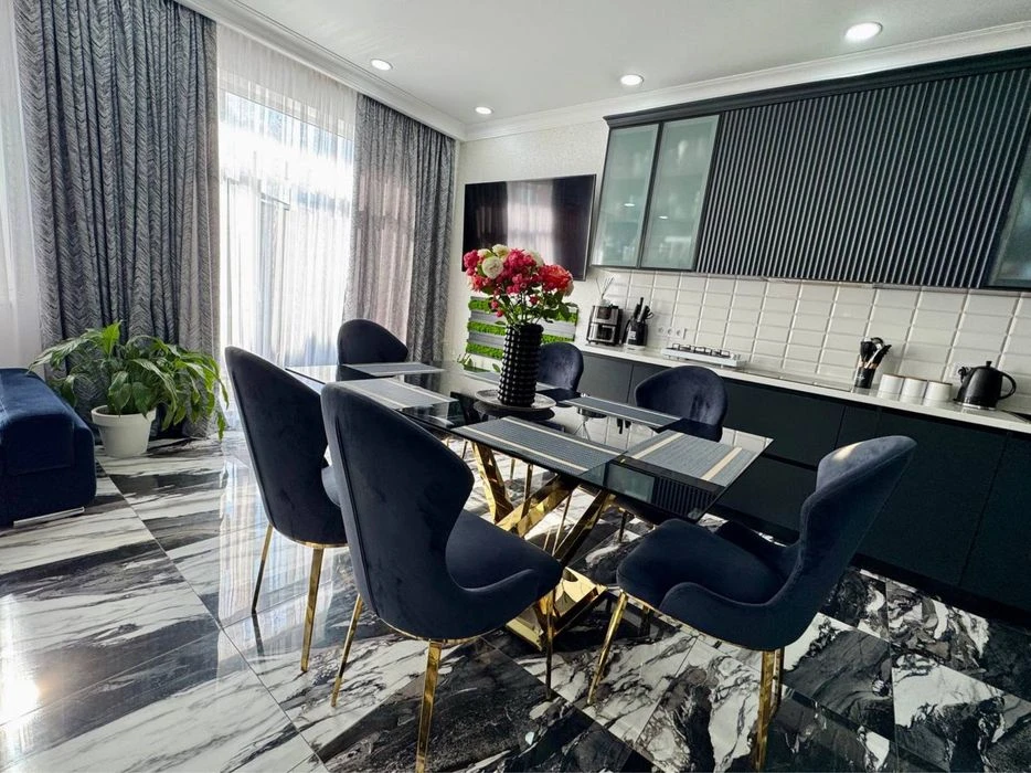 Будинок 150 м² з ремонтом, гаражем та генератором!