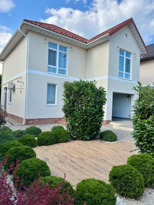 Будинок 150 м² з ремонтом, гаражем та генератором!
