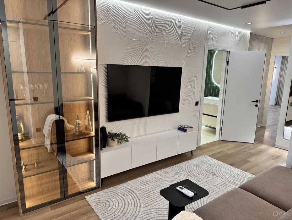Продаж сучасна 2-кім бізнес клас авторський ремонт. в центрі