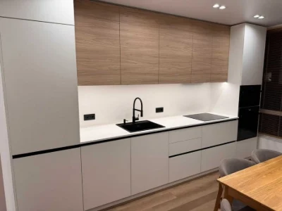 Продаж сучасна 2-кім бізнес клас авторський ремонт. в центрі