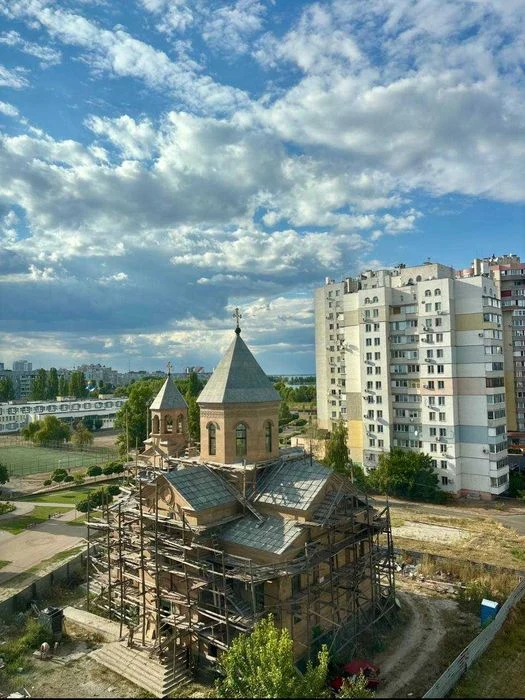 Продаж  3- кімнатної квартири