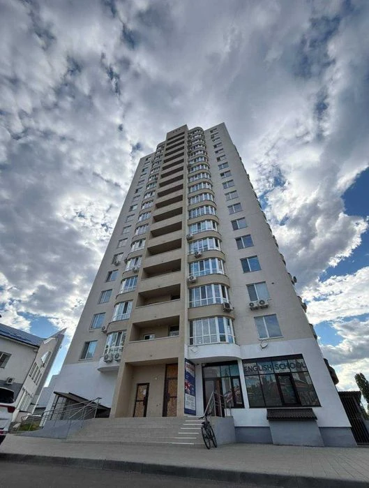 Продаж  3- кімнатної квартири