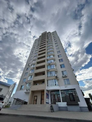 Продаж  3- кімнатної квартири