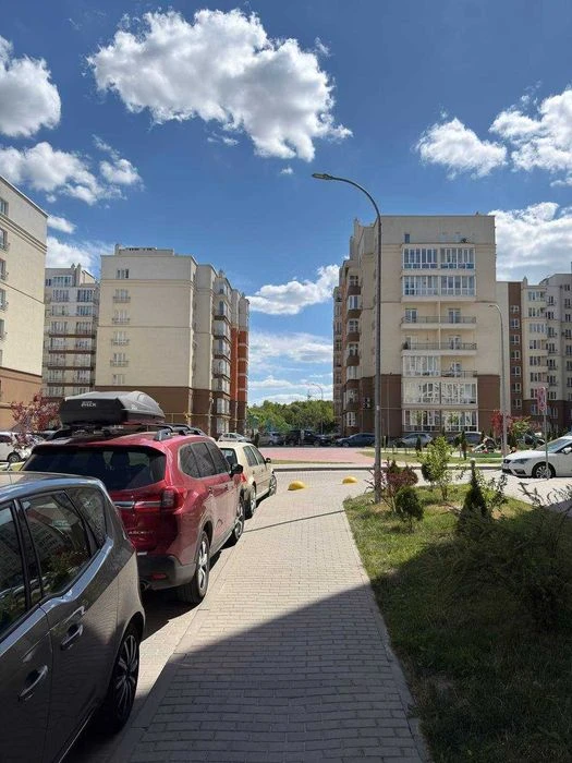 Продаж 2 кімнатної просторої квартири ЖК Квіти Львова вул. С