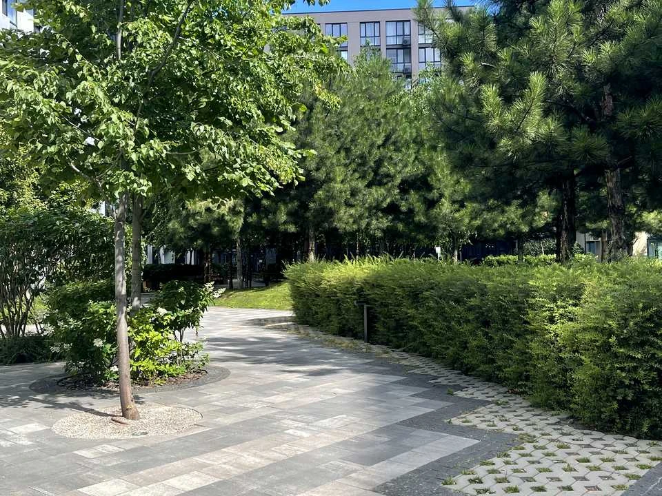 Квартира. Київ, Салютна вул., 2к