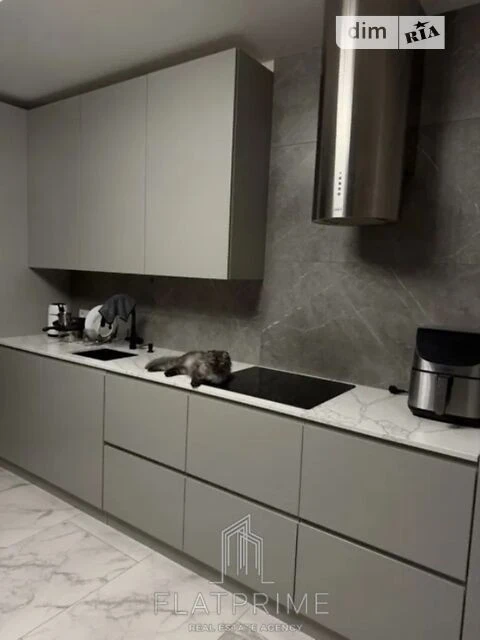 Продаж 2к квартири 68 кв. м на вул. Академіка Заболотного 1В