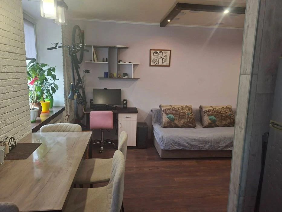 Продаж 2 кім. кв. Проспект Миру