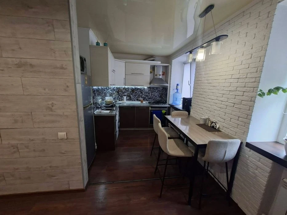 Продаж 2 кім. кв. Проспект Миру