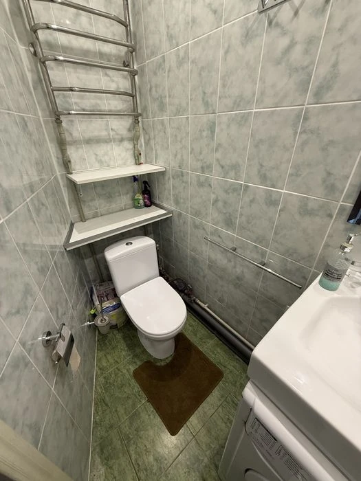 Продам 1-кімнатну квартиру в районі Нива.