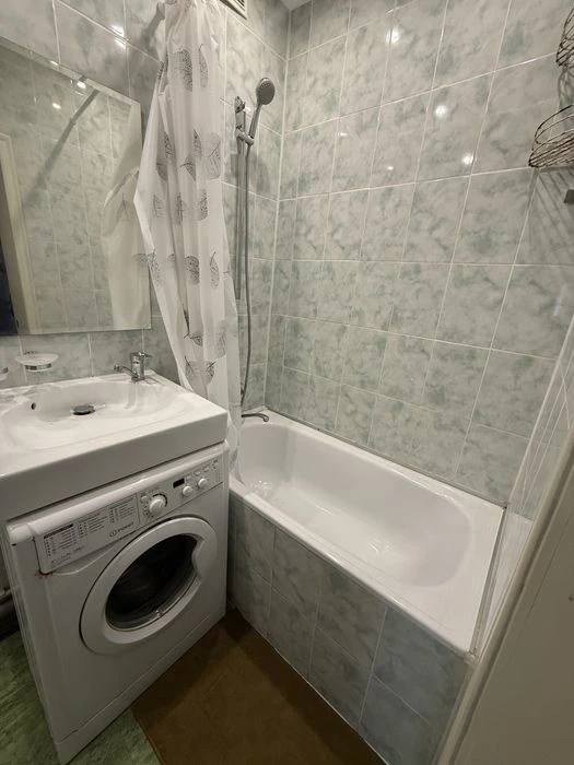 Продам 1-кімнатну квартиру в районі Нива.