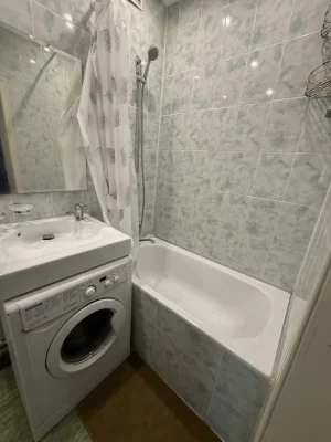 Продам 1-кімнатну квартиру в районі Нива.