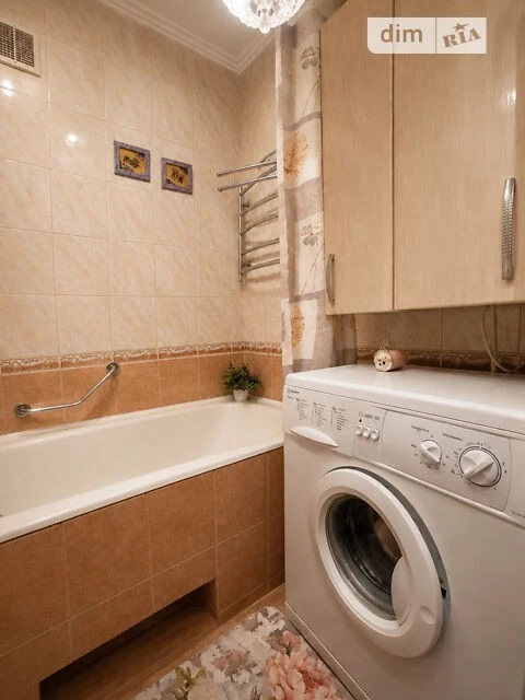 Продаж 3к квартири 69.2 кв. м на вул. Оріхуватська 12, кв. 2