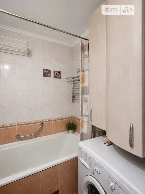 Продаж 3к квартири 69.2 кв. м на вул. Оріхуватська 12, кв. 2