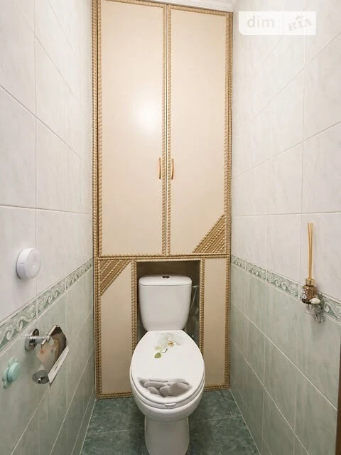 Продаж 3к квартири 69.2 кв. м на вул. Оріхуватська 12, кв. 2