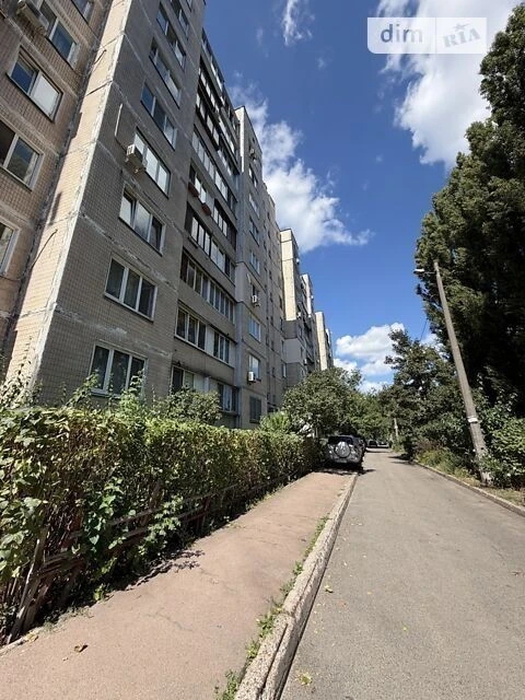 Продаж 3к квартири 69.2 кв. м на вул. Оріхуватська 12, кв. 2