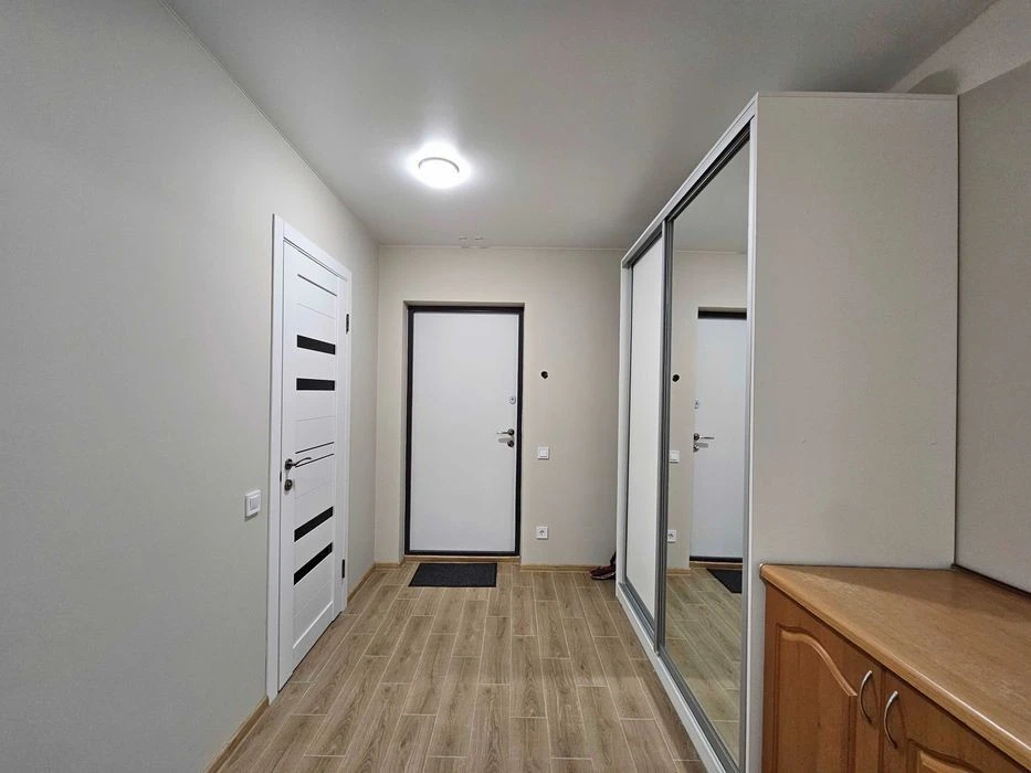 WITHOUT% Sale of two-room Studio 37m2 residential complex 4U |m| Akademmistechk