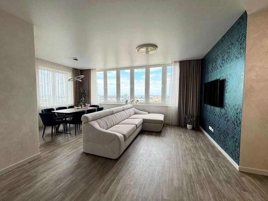 Продаж видової 3к квартири 112 м² в ЖК «Чкаловський»