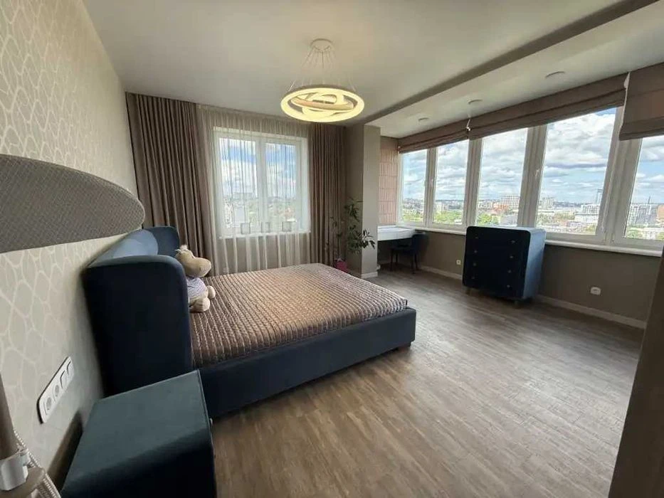 Продаж видової 3к квартири 112 м² в ЖК «Чкаловський»