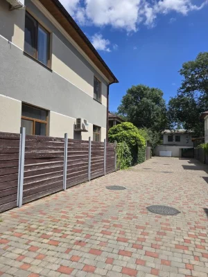 Продам дом с ремонтом, Красный Хутор центр,  проспект Небесн