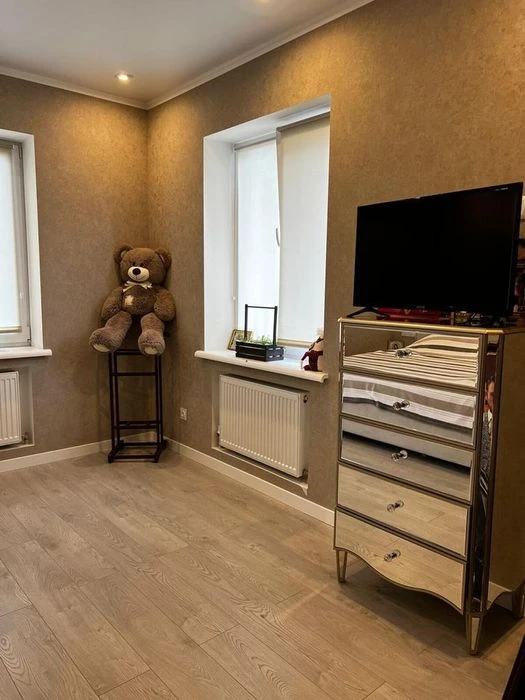 Продам дом с ремонтом, Красный Хутор центр,  проспект Небесн