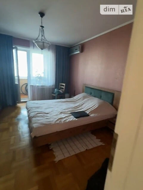 Sale of 3-room apartment 69 sq. m. on Levka Lukyanenka 5 street • ID
