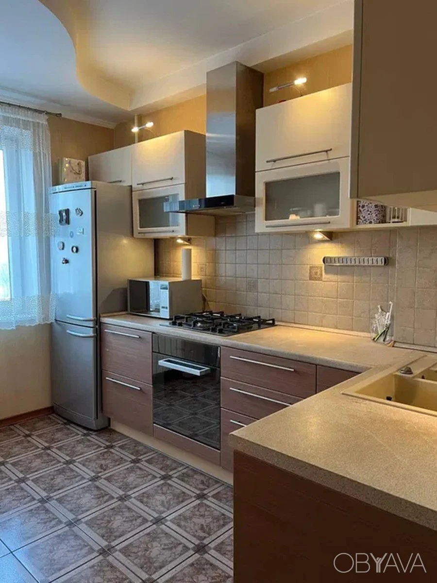3-х ком квартира Шептицкого Андрея Митрополита ул. (Луначарс