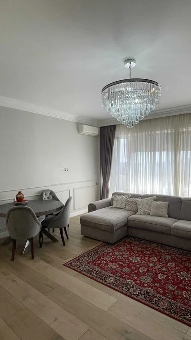 Продам Квартиру з кухнею-студією в ЖК " Акапулько" на Педаго