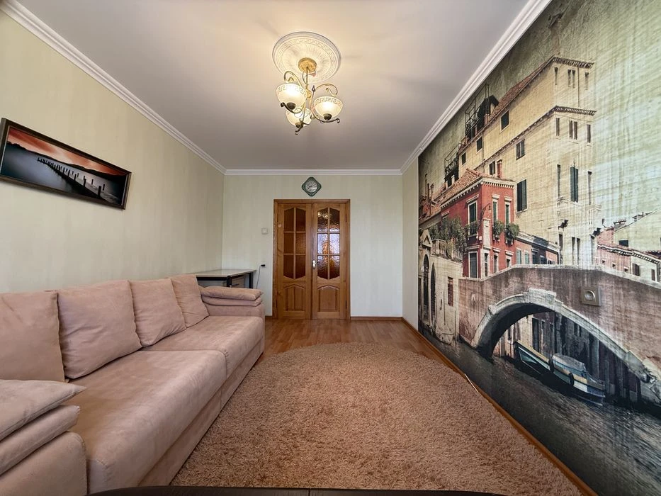 Продается квартира 64 м2 с ремонтом  по ул. Ак. Корольова