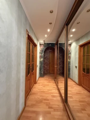 Продается квартира 64 м2 с ремонтом  по ул. Ак. Корольова
