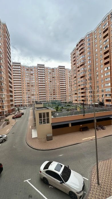 Продам 3 комнатную квартиру с кладовкой Реал Парк Дом сдан