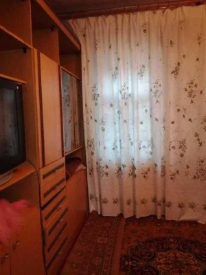 Продам будинок поруч з метро Київська