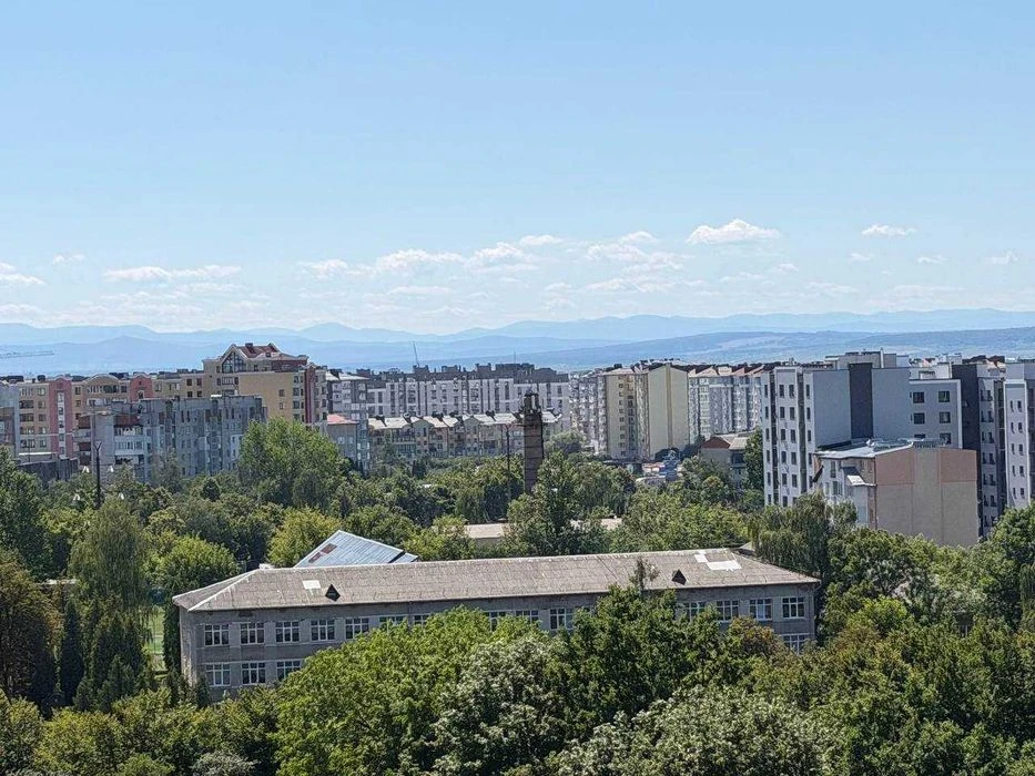 Продам 3-4 кім квартиру вул. Чорновола