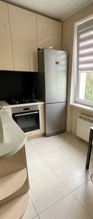 Харків. Продам 3 кімнатну кваритиру з капітальним ремонтом.