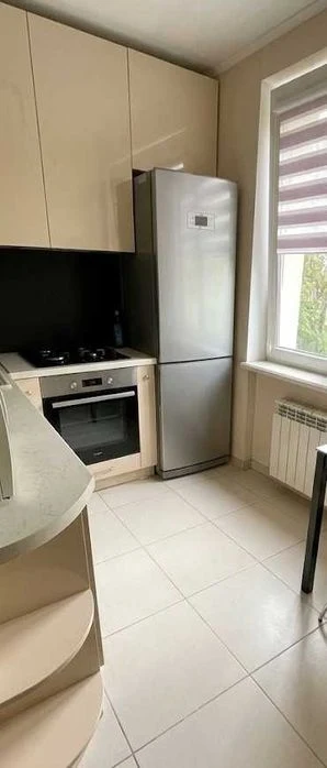 Харків. Продам 3 кімнатну кваритиру з капітальним ремонтом.