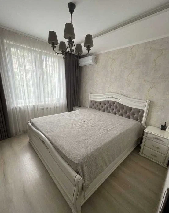 Харків. Продам 3 кімнатну кваритиру з капітальним ремонтом.
