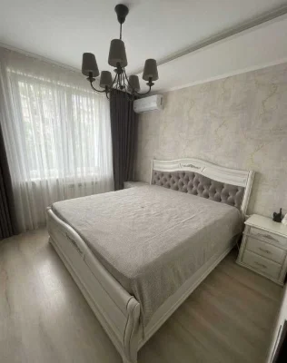 Харків. Продам 3 кімнатну кваритиру з капітальним ремонтом.
