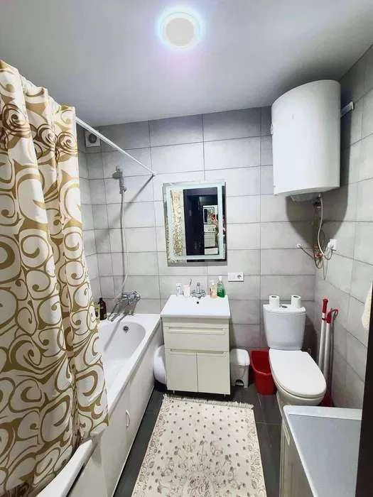 Продам 1 ком. кв. с ремонтом метро Защитников Украины, Герое